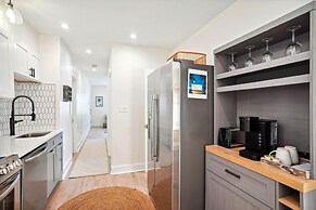 Twin Tiki - Full Property - 4 Bedroom