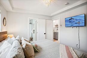 Twin Tiki - Full Property - 4 Bedroom