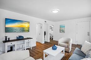 Beach Livin 1 - 1 Bedroom Downstairs