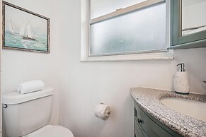 Beach Livin 1 - 1 Bedroom Downstairs