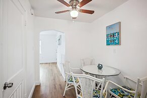 Beach Livin 2 - 1 Bedroom Downstairs