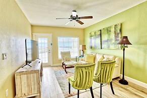 Harbourside 7716- Splash On The Rocks