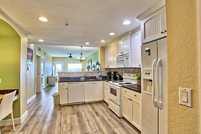 Harbourside 7716- Splash On The Rocks