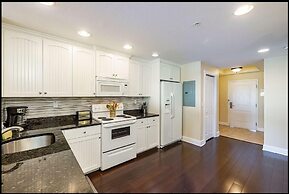 Harbourside 7716- Splash On The Rocks