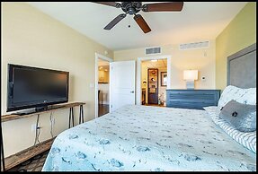 Harbourside 7716- Splash On The Rocks