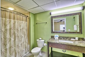 Harbourside 7716- Splash On The Rocks