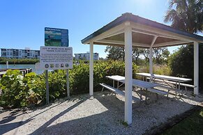 Harbourside 7716- Splash On The Rocks