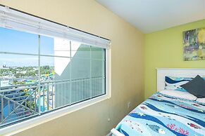 Harbourside 7716- Splash On The Rocks