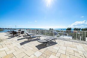 Harbourside 7716- Splash On The Rocks