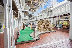 Harbourside 7716- Splash On The Rocks