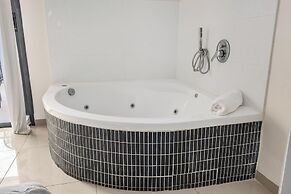 Hadas Villa Spa Yavne'el by Sea N' Rent