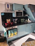 Brighton Water Cabin With Free Parking