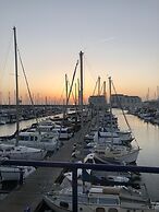 Brighton Water Cabin With Free Parking