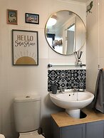 Brighton Water Cabin With Free Parking