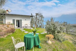 Relais Nanzello Garda Living 2