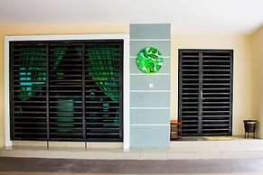 Tropical Livings Meru Ipoh Homestay