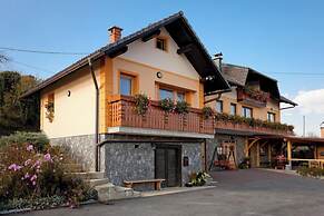 Tourist Farm Skrbina Apartment 2