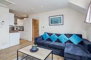 Luxury 1 Bedroom Apartment with Parking