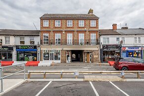 Luxury 1 Bedroom Apartment with Parking