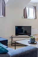 Luxury 1 Bedroom Apartment with Parking