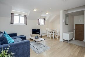 Luxury 1 Bedroom Apartment with Parking