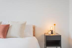 Cozy Nest on the Lake