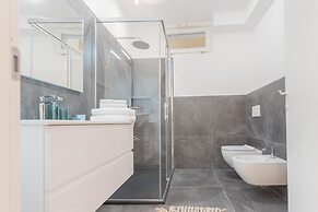 Cozy Nest on the Lake