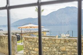 Cozy Nest on the Lake