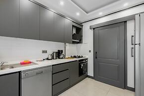 Stylish Flat w Balcony Near Lara Beach