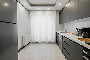 Stylish Flat w Balcony Near Lara Beach