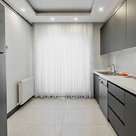 Stylish Flat w Balcony Near Lara Beach