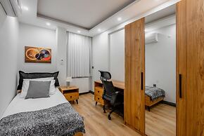 Modern Flat w Patio and Garden 5 min to Lara Beach