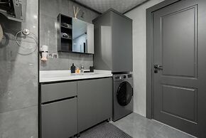 Modern Flat w Patio and Garden 5 min to Lara Beach