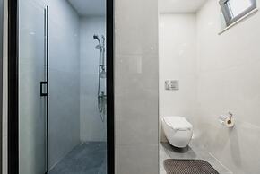 Modern Flat w Patio and Garden 5 min to Lara Beach