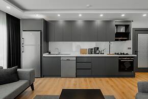 Modern Flat w Patio and Garden 5 min to Lara Beach