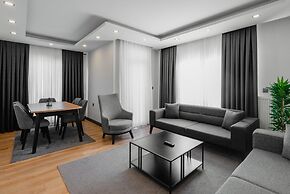 Duplex w Balcony Terrace 5 min to Beach