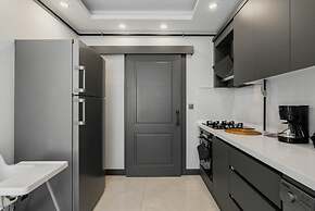 Duplex w Balcony Terrace 5 min to Beach