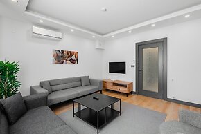 Duplex w Balcony Terrace 5 min to Beach