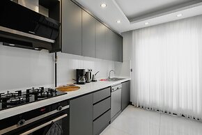 Duplex w Balcony Terrace 5 min to Beach