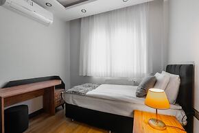 Duplex w Balcony Terrace 5 min to Beach