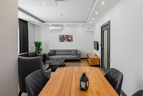 Duplex w Balcony Terrace 5 min to Beach