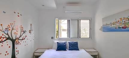 Rupin Pastel in Tel Aviv-yafo