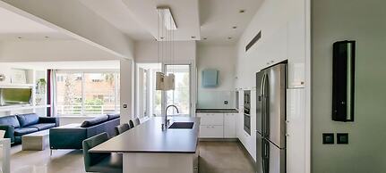 Rupin Pastel in Tel Aviv-yafo