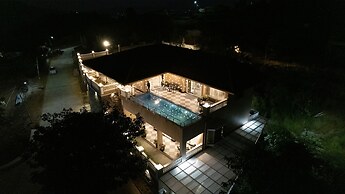 Alang Cottage By Kaz Stays