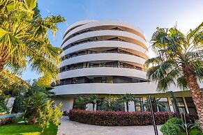 White Hill Suite by PS