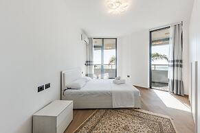 White Hill Suite by PS