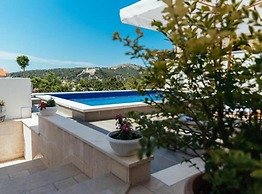 Apartments Trogrlić