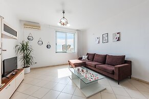 Central Main Square Apartment