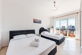 Central Main Square Apartment