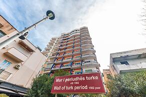 Central Main Square Apartment